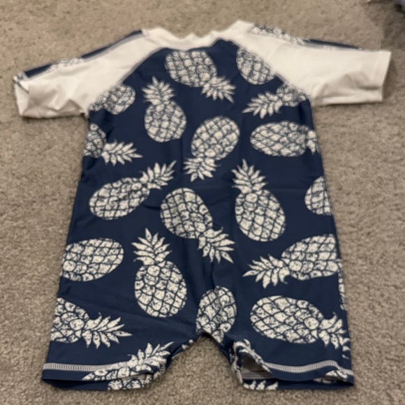 Snapper Rock Short-Sleeve Rash Guard Suit - Picture 5 of 6